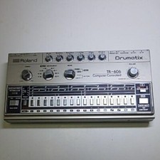 Computer Roland TR-606 Drumatix controllato dal Giappone