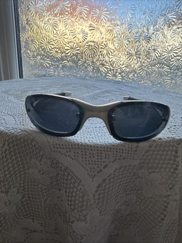 Occhiali da sole - 🕶️,