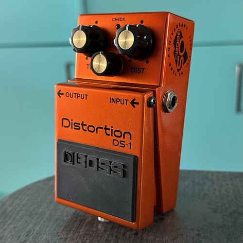 Pedale chitarra boss 50th - ds-1,