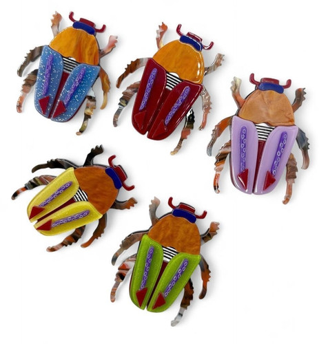 Spilla scarabeo acrilico - in,