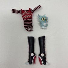 Monster High bambola Ghoulia Yelps 1a onda alta rosso teschio stivali gufo top LEGGI usura