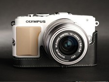 Custodia mezza fotocamera vera