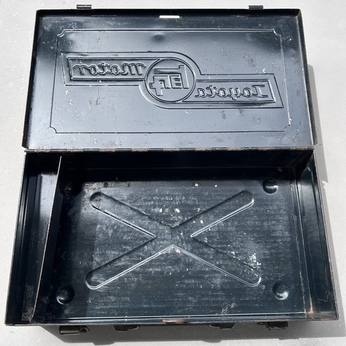 Vintage toyota motor - motor, toolbox