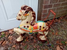 Cavallo di latta vintage con