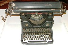 Typewriter: Olivetti M40 II