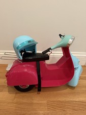 Bambola scooter e casco Our