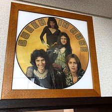 Queen in Nuce/ Queen, Very