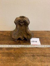 Antico frammento base di candeliere candelabro in legno intagliato U518