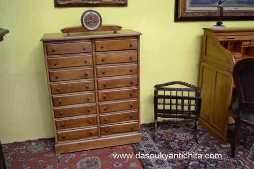 Schedario classificatore stile