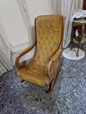 Sedia a dondolo in legno, usato in buone condizioni..