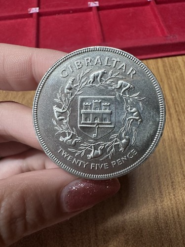 Moneta gibilterra pence - moneta, 25