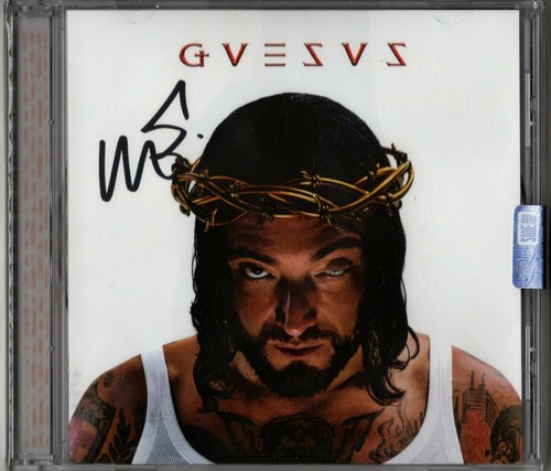 Gué pequeno signed - gué,