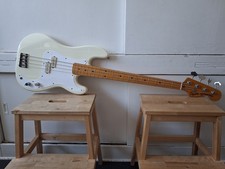 Basso di precisione Squier JV