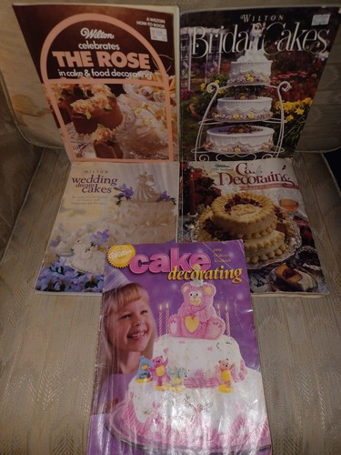 Lot wilton cake decorating - wilton,