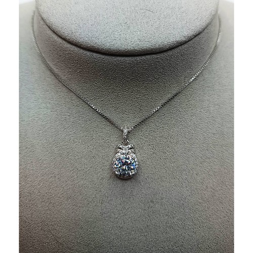 Collana con ciondolo - , in