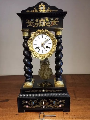 Antico elegante orologio - ed,