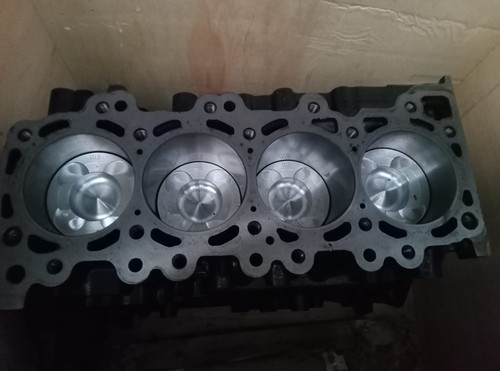 Monoblocco motore nissan yd25 - nissan,