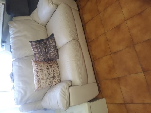 Vendo divani 3 posti - 2,