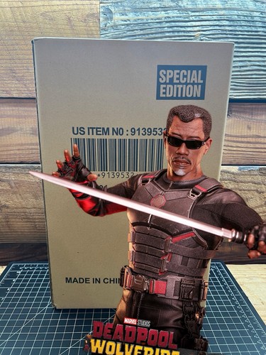 Hot toys blade - hot,