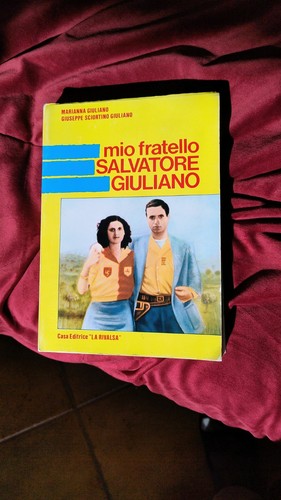 Bandito salvatore giuliano con - giuliano,