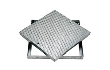 CHIUSINO AUTOCARRABILE IN ACCIAIO ZINCATO UNI EN 10025 LAMIERA STRIATA 30/10