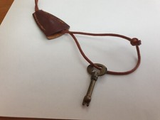 Piccola chiave antica in