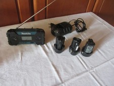 Makita MR051 Radio 10,8V AM/FM con 4 batterie originali - Caricabatterie
