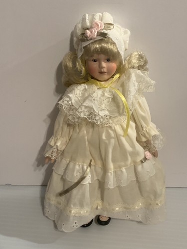 Bambola vintage capelli biondi