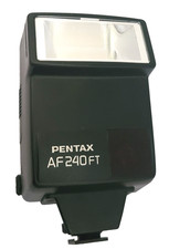 Flash Pentax AF240FT attacco a