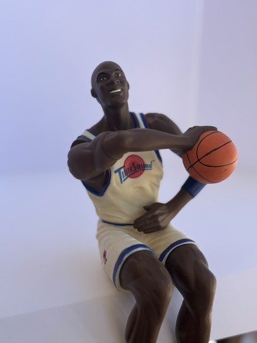 Figurina warner bros michael - figurina,