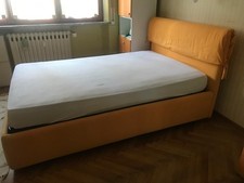 letto una piazza e mezza contenitore con imbottitura arancione
