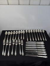 Coltelli, forchette e cucchiai