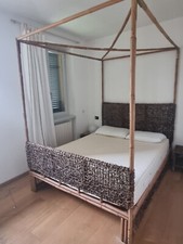 letto matrimoniale bambù  con baldacchino e comodini coordinati 