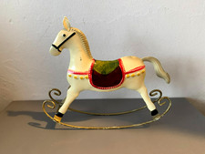 Vintage-style metal Rocking