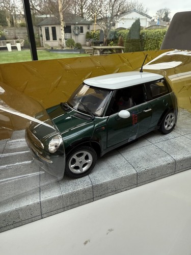Modellino auto pressofuso - , 1/18