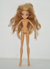 Poupée WINX CLUB FLORA avec