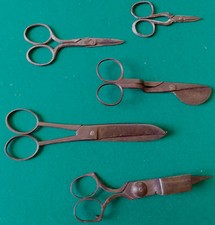 set gruppo di 5 FORBICI E SPEGNICANDELA  TAGLIA CANDELE ANTICHI 