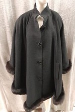 mantella donna lana con bordo di pelliccia di volpe antonella calo' taglia 4XL