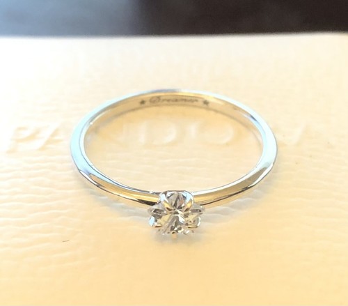 Anello solitario stella