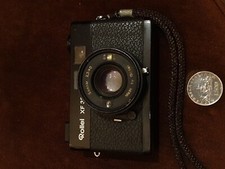 Rollei XF 35 con obiettivo sonnar 2,3-40 vintage usatissima ma funzionante . 