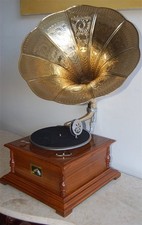 ? Grammofono in Noce – Eleganza d’Epoca e Suono Autentico, Regalo Unico