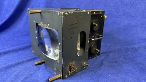 Military viewer prompter - military, viewer/prompter.