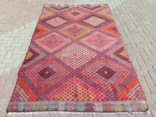 Antico kilim con ricamo turco
