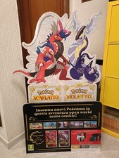 Totem Pubblicità Cartonato Videogioco Pokemon Scarlatto Violetto Nintendo Switch