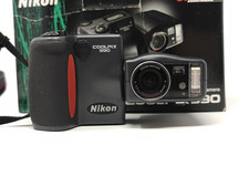 Nikon Coolpix 990 3,3