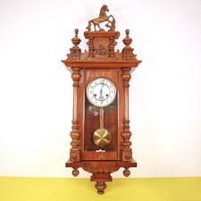 orologio a pendolo vintage in legno