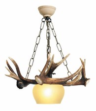 Lampadario con vere corna di