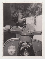 Carino bambino giovane ragazzo