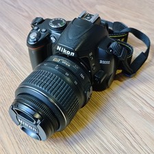Nikon D3000 + Obiettivo AF-S