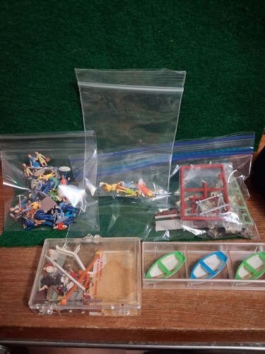 Vintage scale figures - ho,